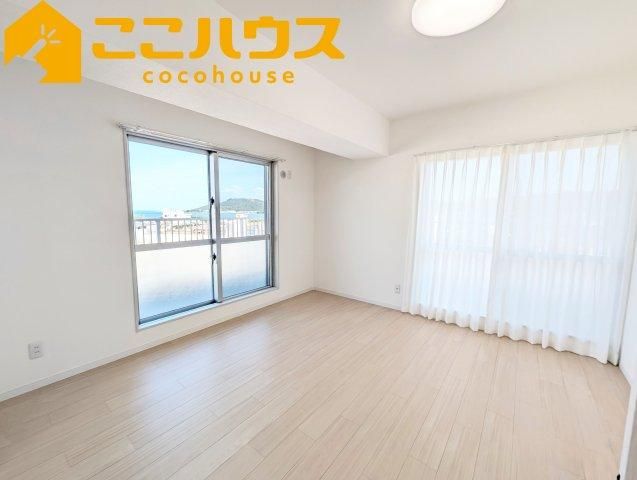 2LDK Renovated Apartment with Ocean View in Nanjo City, Okinawa - Thumbnail 3