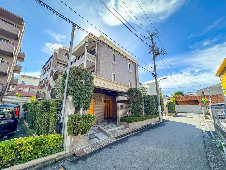 2LDK Apartment for Sale in Shinjuku, Tokyo – 91.73 sqm - Thumbnail 2