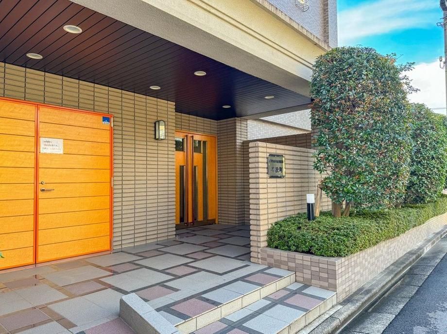 2LDK Apartment for Sale in Shinjuku, Tokyo – 91.73 sqm - Thumbnail 3