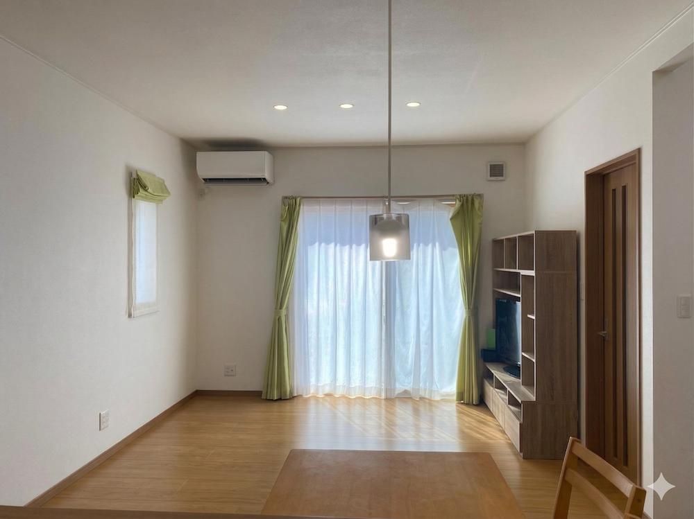 4LDK Detached House in Fukushima City with Solar Panels - Thumbnail 3
