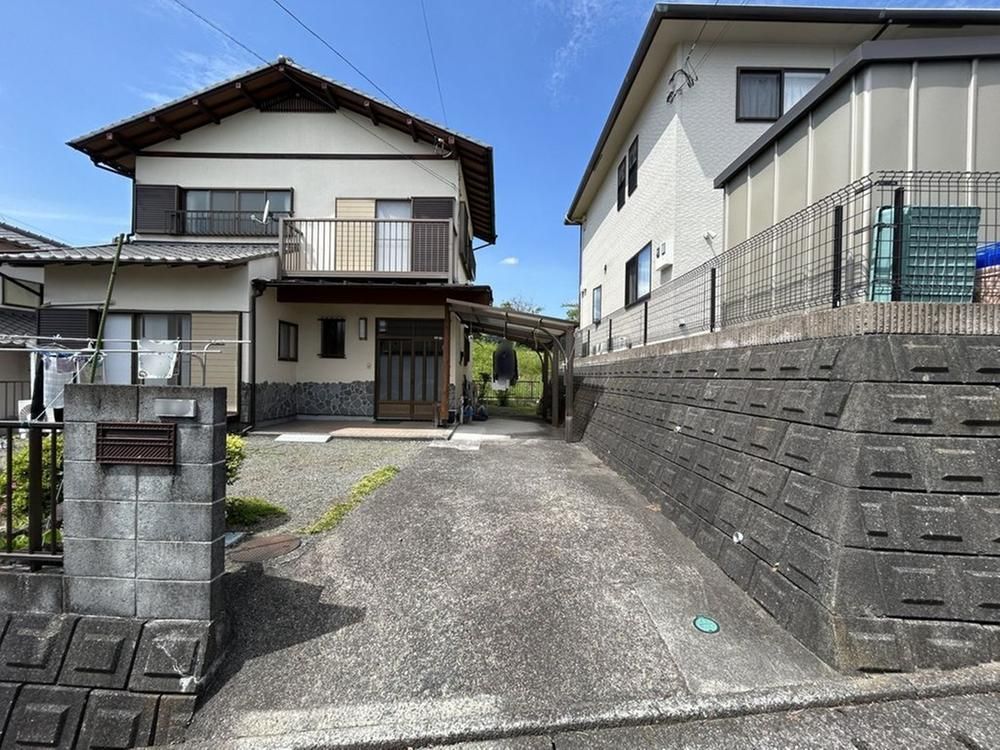 4DK House for Sale in Fujinomiya with Mount Fuji Views - Thumbnail 4