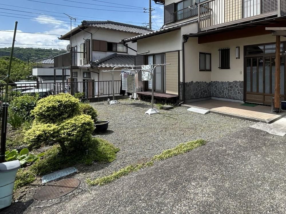 4DK House for Sale in Fujinomiya with Mount Fuji Views - Thumbnail 3