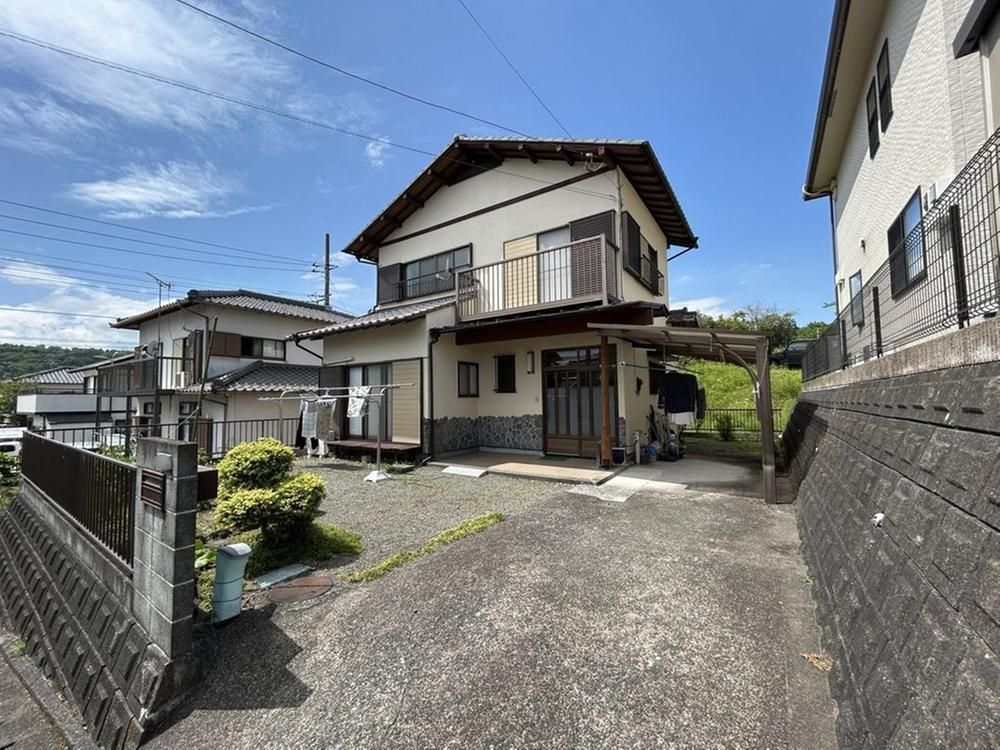 4DK House for Sale in Fujinomiya with Mount Fuji Views - Thumbnail 2