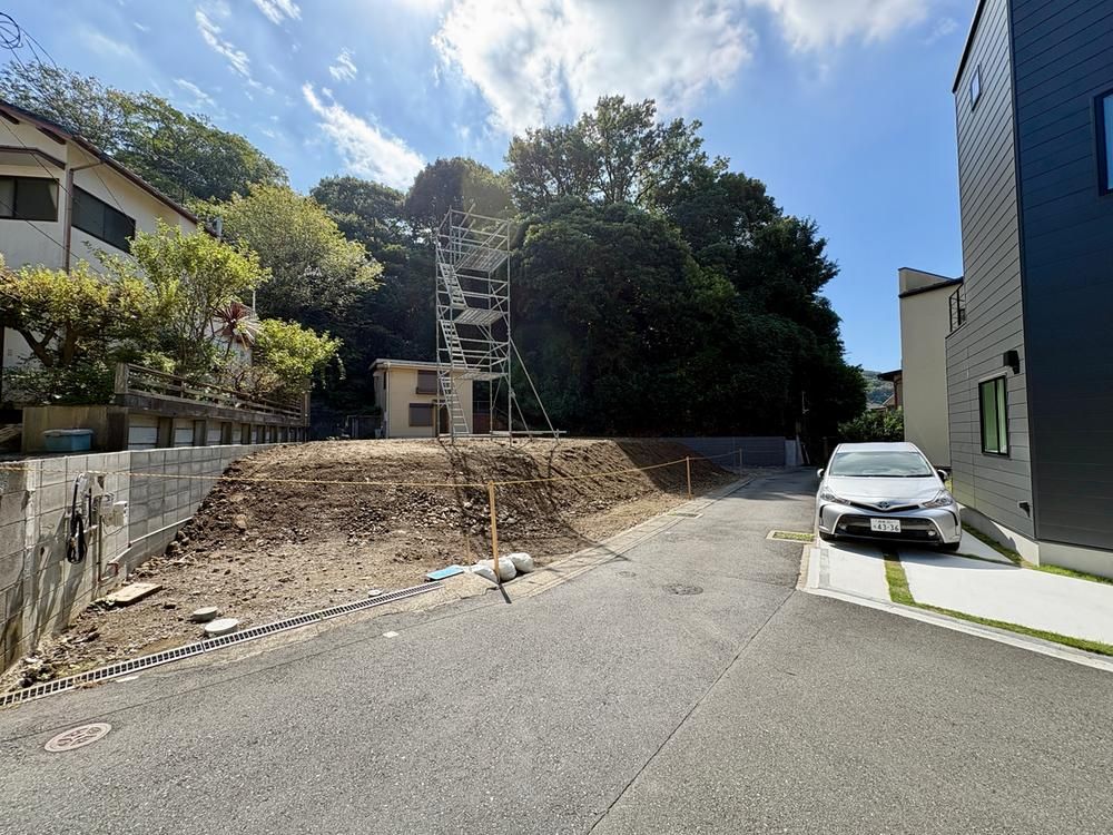 Land for Sale in Hayama, Kanagawa - 422 sqm Plot with Ocean Views - Thumbnail 4