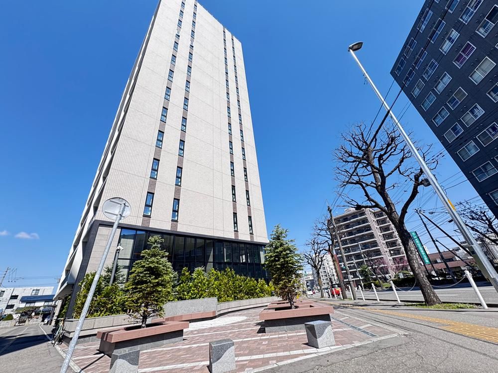 Fine City Sapporo Urban Forward Airy 2LDK 55.94m2 Apartment in Toyohira-ku - Thumbnail 2