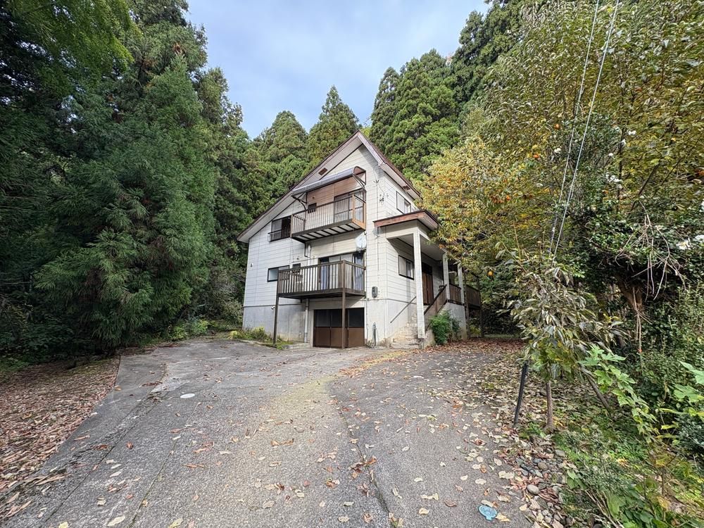 4DK Detached House in Joetsu, Niigata – 669m2 Land, 276m2 Floor Area - Thumbnail 2