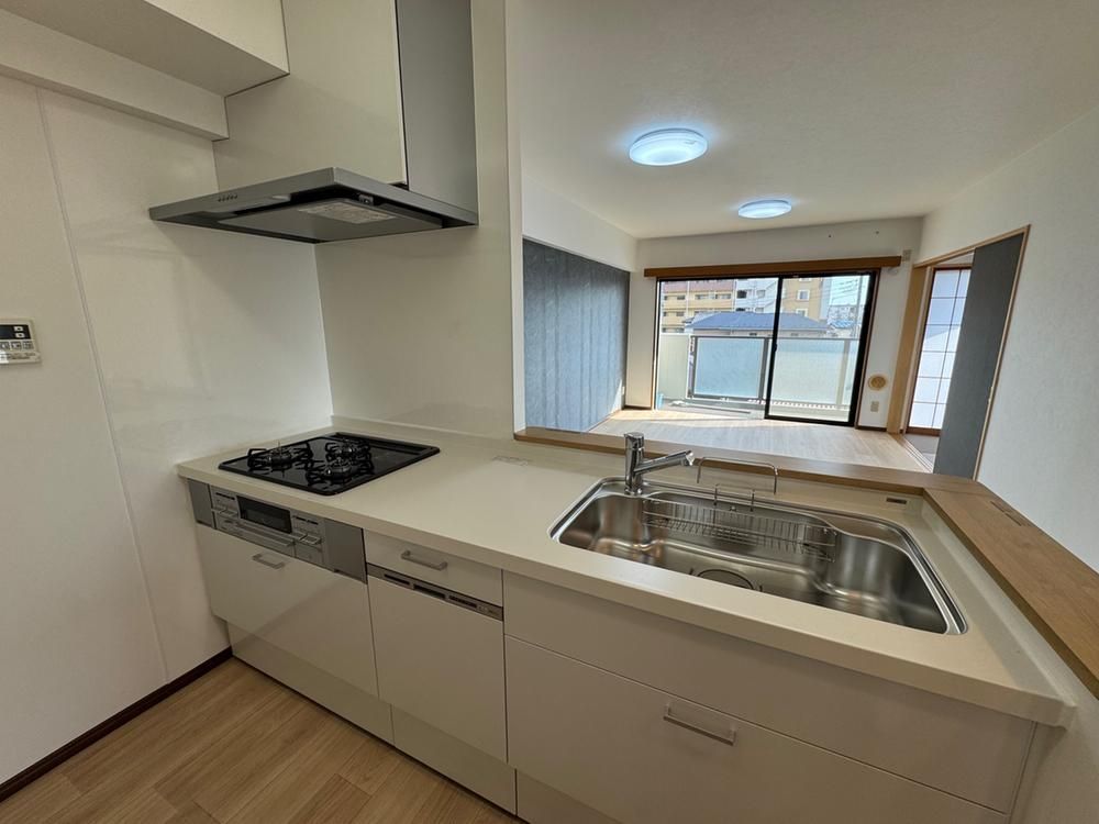 Renovated 2LDK Apartment in Yamato City, Kanagawa - Thumbnail 4