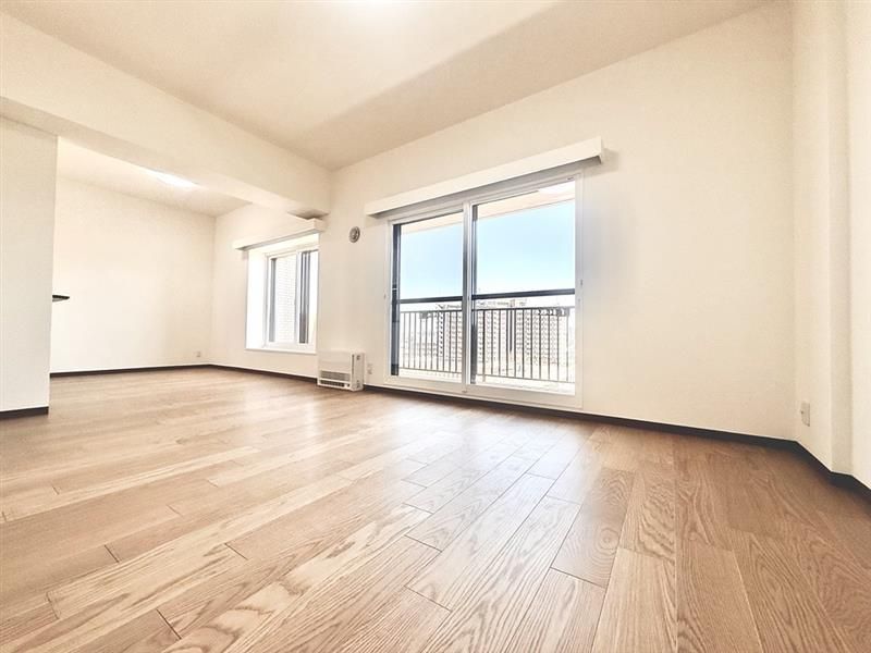 Renovated 3LDK Apartment in Sapporo Nishi Ward for Sale - Thumbnail 2