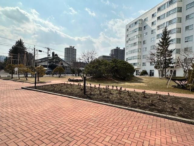 Renovated 2LDK Apartment for Sale in Central Sapporo - Thumbnail 4
