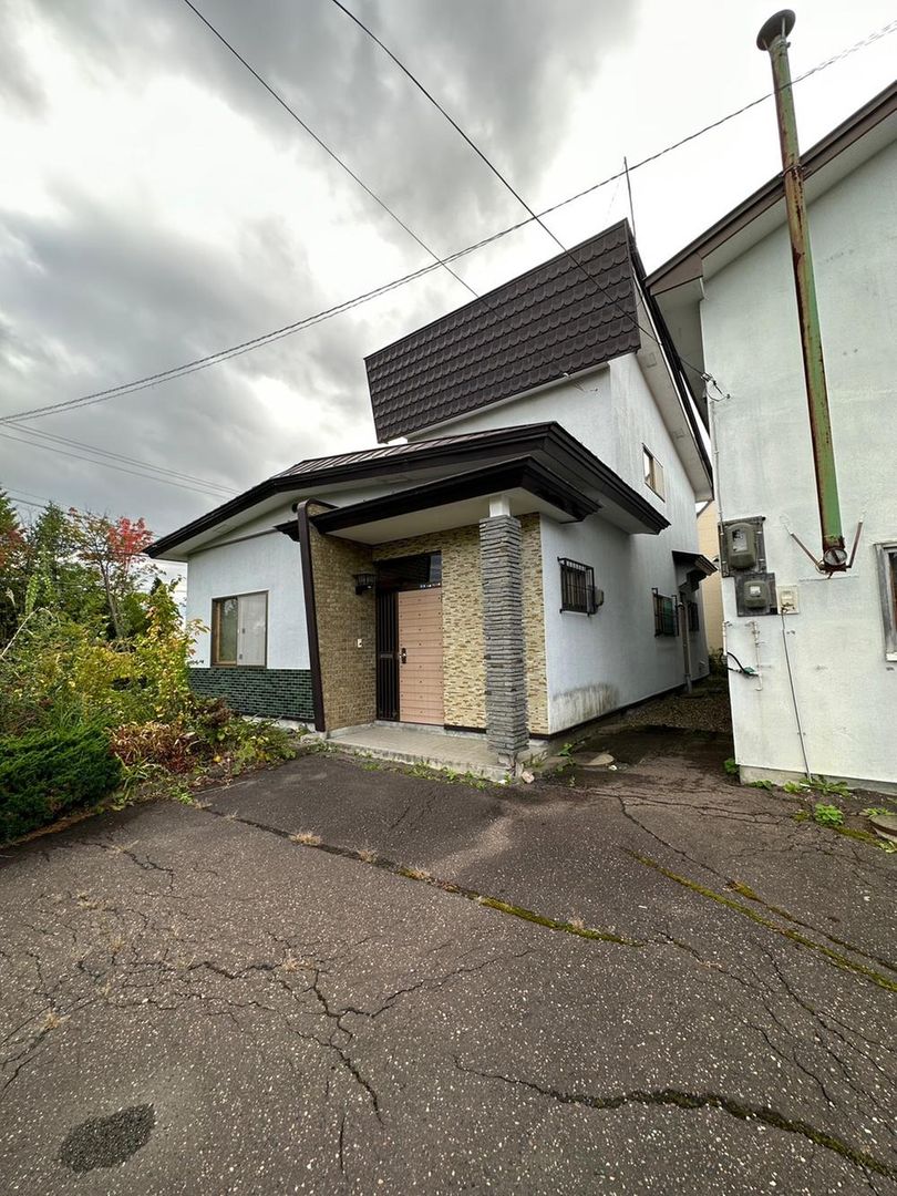 Used Detached House in Kitami, Hokkaido - 3DK, 68m2, 8.8M JPY - Thumbnail 3