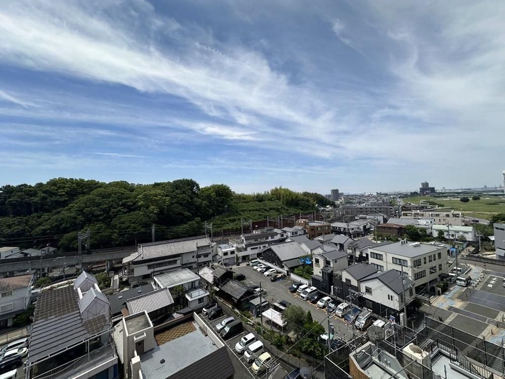 Renovated 3LDK Apartment for Sale in Hirakata, Osaka - Thumbnail 3
