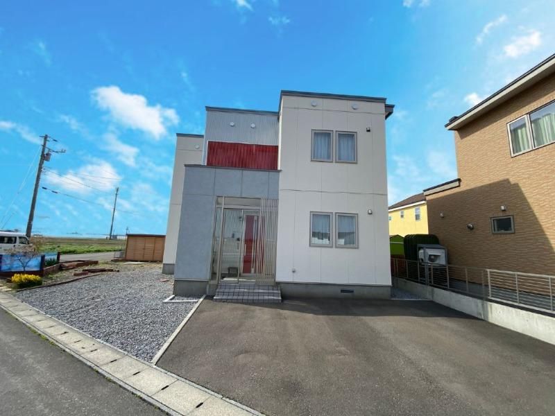 4LDK House for Sale in Higashimae, Hokuto City with 288m² Land - Thumbnail 4