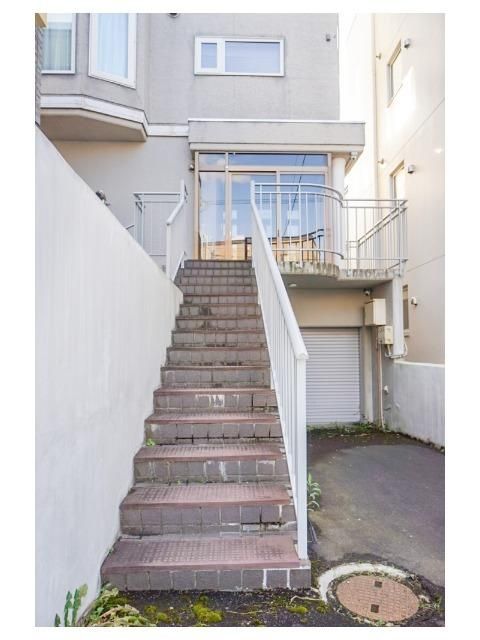 5LDK+S House for Sale Near Fukuzumi Station, Sapporo - Thumbnail 2