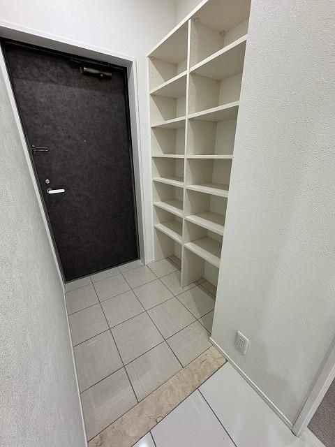 Renovated 1LDK+S Apartment Near Kusanagi Station in Shizuoka - Thumbnail 2