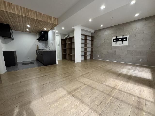 Renovated 1LDK+S Apartment Near Kusanagi Station in Shizuoka - Thumbnail 3