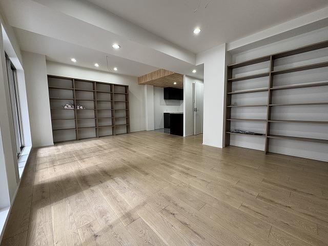 Renovated 1LDK+S Apartment Near Kusanagi Station in Shizuoka - Thumbnail 4