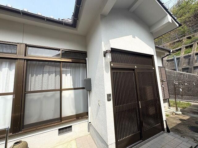 3DK House for Sale in Nino-shima, Minami Ward, Hiroshima - 88.92 sqm - Thumbnail 2