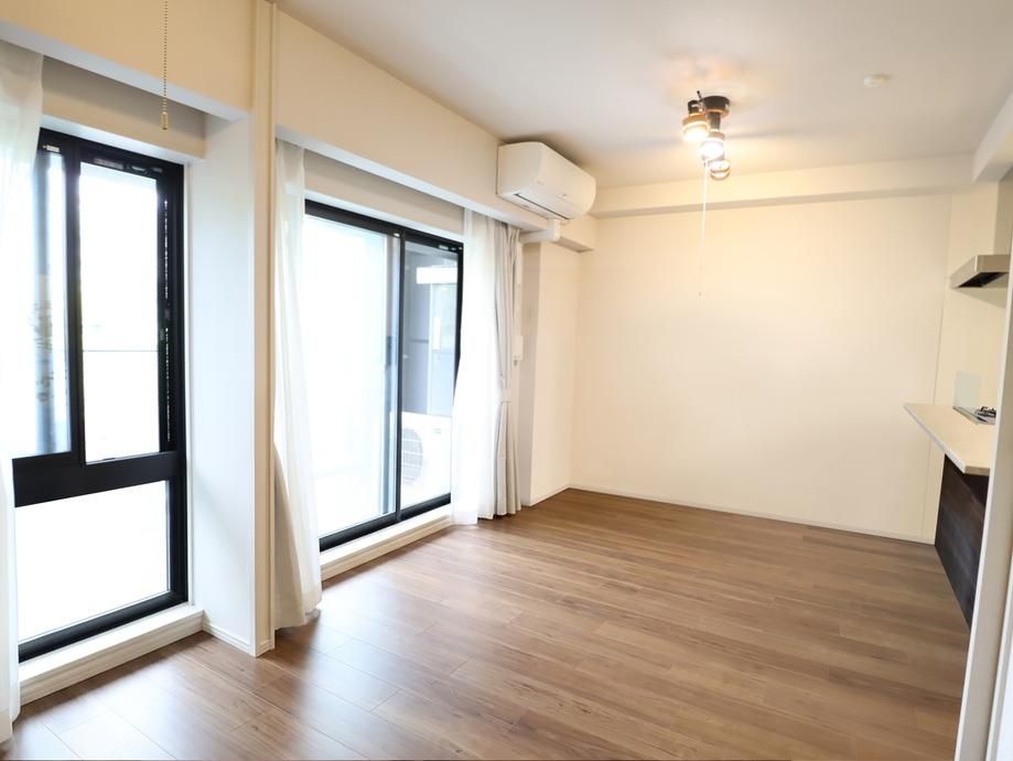 2LDK Apartment for Sale in Kita Ward, Osaka - 43.71m2 - Thumbnail 3