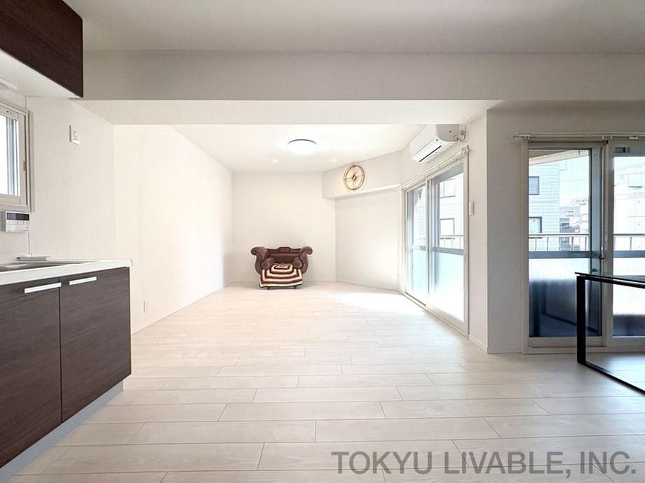 2LDK Apartment for Sale in Kawasaki City, Kanagawa Prefecture - Thumbnail 4