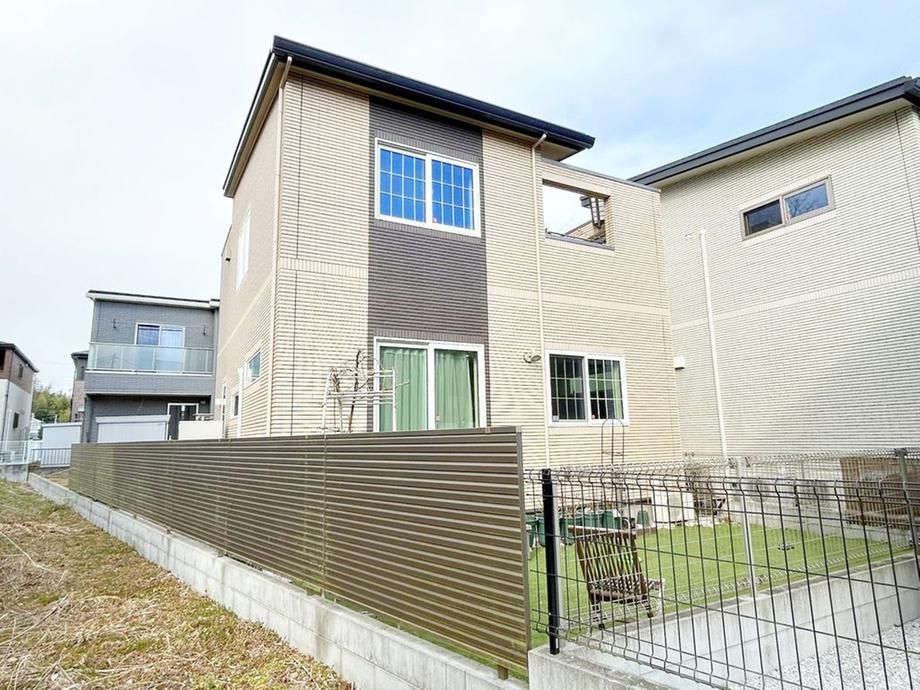 Modern 2022-Built House in Ome, Tokyo with Solar & High Insulation - Thumbnail 3