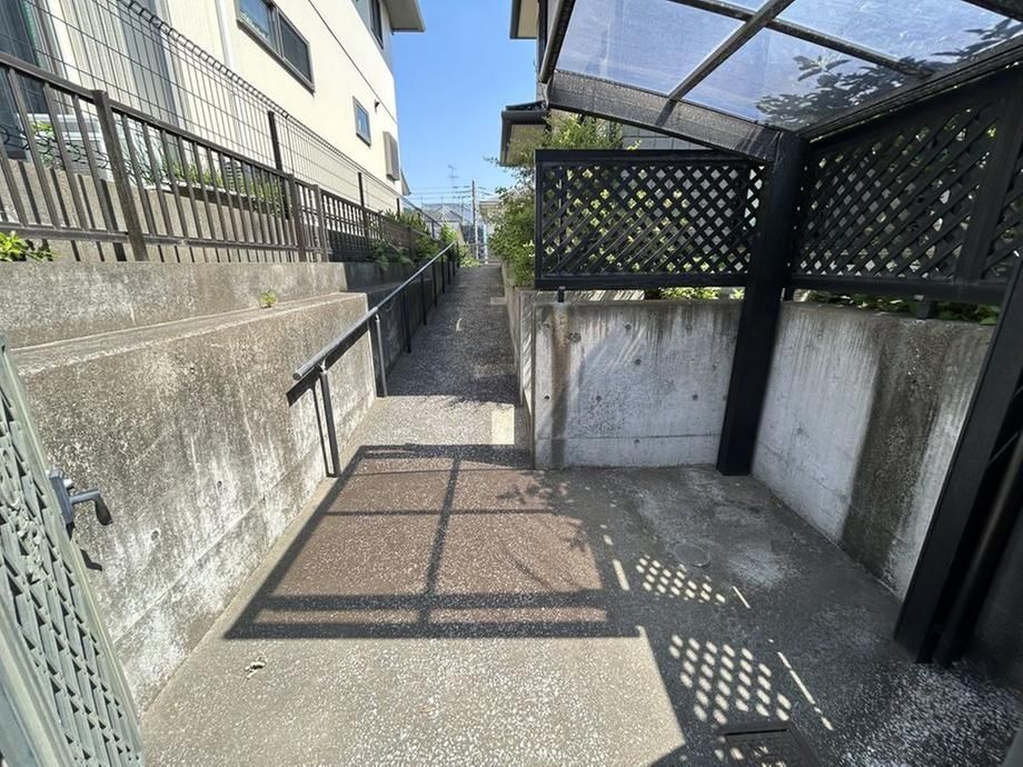 4LDK+S Detached House in Kanazawa-ku, Yokohama - Thumbnail 2