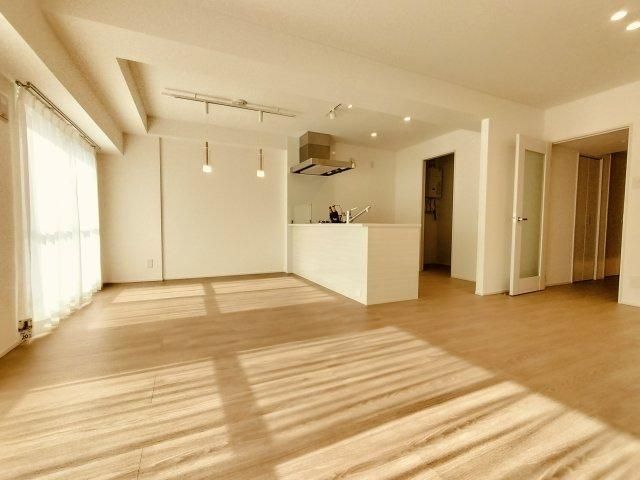 3LDK Renovated Apartment for Sale in Central Sapporo - Thumbnail 3