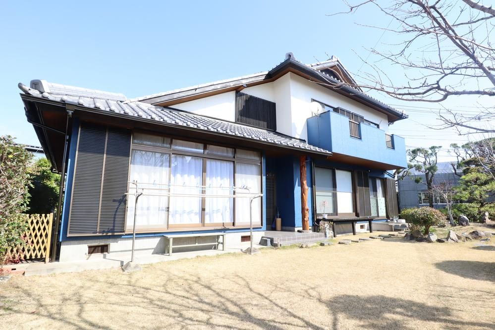 6LDK House for Sale in Miyazaki City with Large Garden - Thumbnail 2