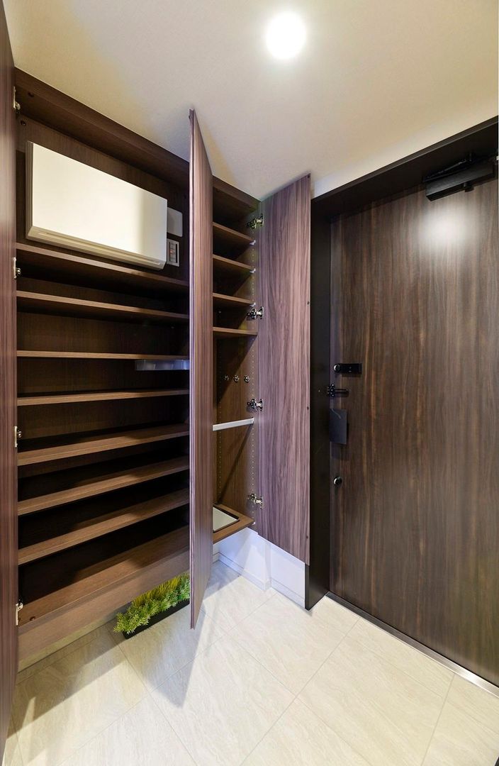 Classy Tower Shinjuku Gyoen 2LDK Apartment for Sale in Shinjuku, Tokyo - Thumbnail 2