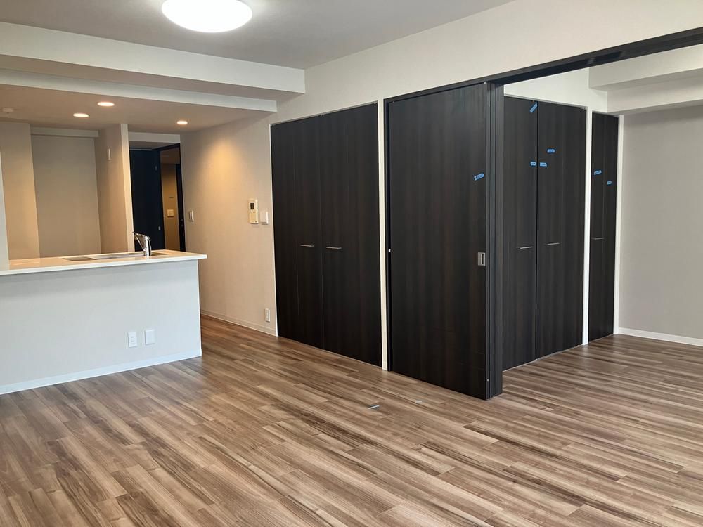 3LDK Renovated Apartment in Central Sapporo Near Subway - Thumbnail 2