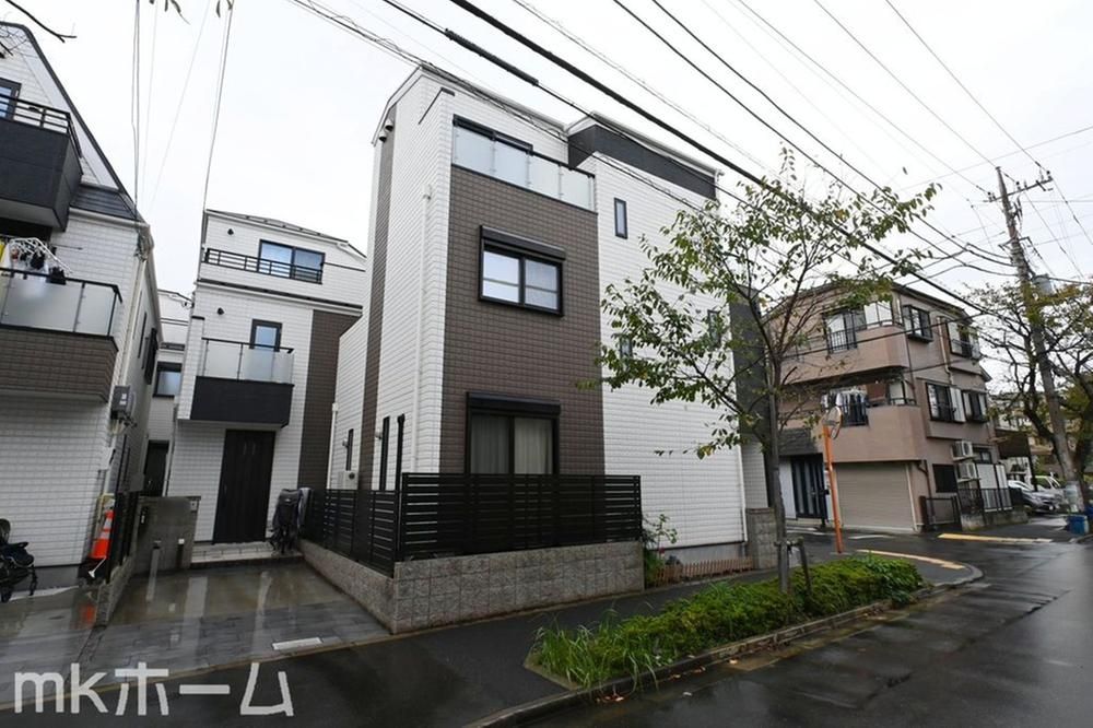Modern 3-Story House in Edogawa, Tokyo | 3LDK+S Corner Lot - Thumbnail 3