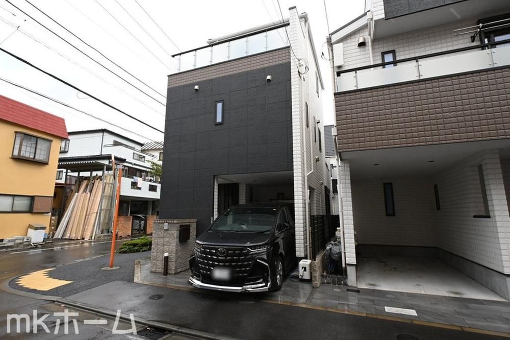 Modern 3-Story House in Edogawa, Tokyo | 3LDK+S Corner Lot - Thumbnail 4