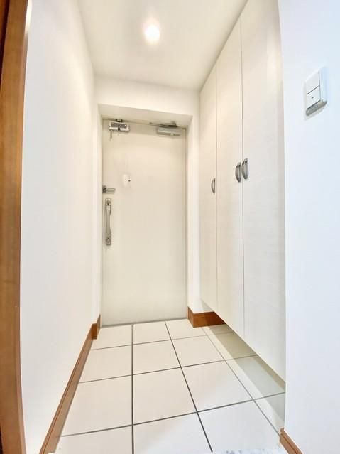 Top Floor Corner 2LDK Apartment in Kawaguchi, Saitama - Thumbnail 2
