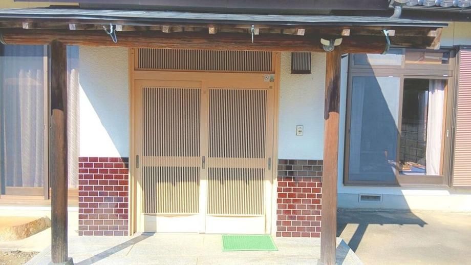 7K House on Large Lot in Kofu City, Yamanashi - Thumbnail 2