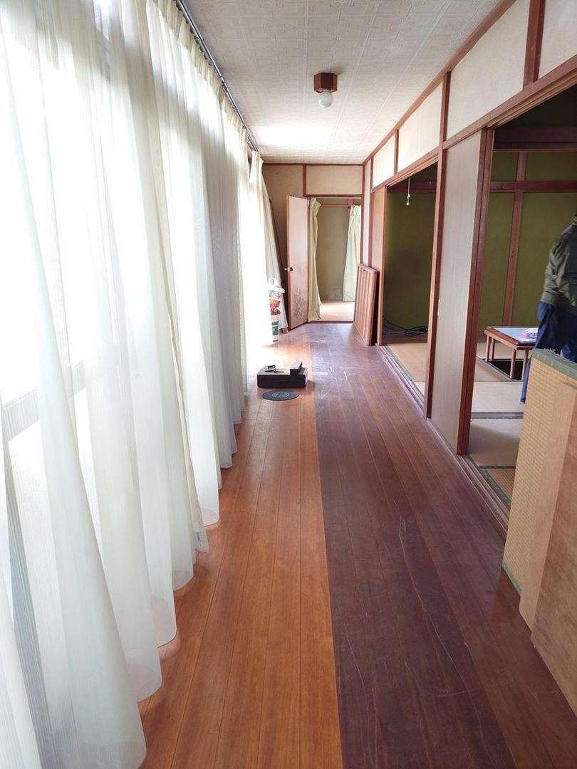 7DK Detached House on Corner Lot in Moroyama, Saitama - Thumbnail 4