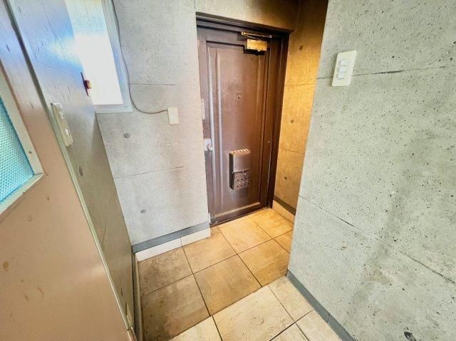 1LDK Apartment for Sale in Tsurumi-ku, Yokohama - 35.98m2 - Thumbnail 3