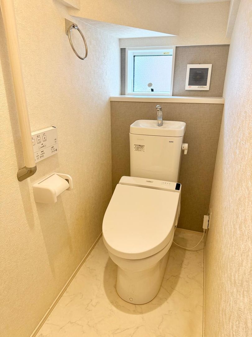 4LDK House for Sale in Abiko City, Chiba - 105m2 Near Station - Thumbnail 2