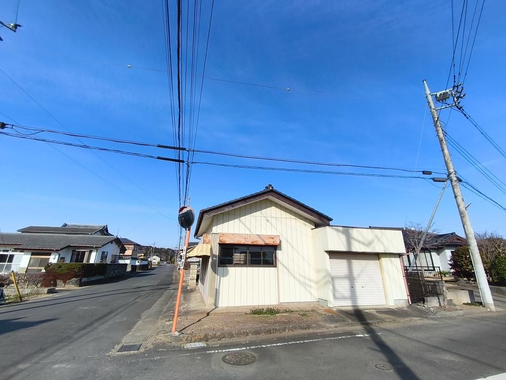 4LDK House for Sale in Mito City, Ibaraki - 196 Tsubo Land - Thumbnail 2