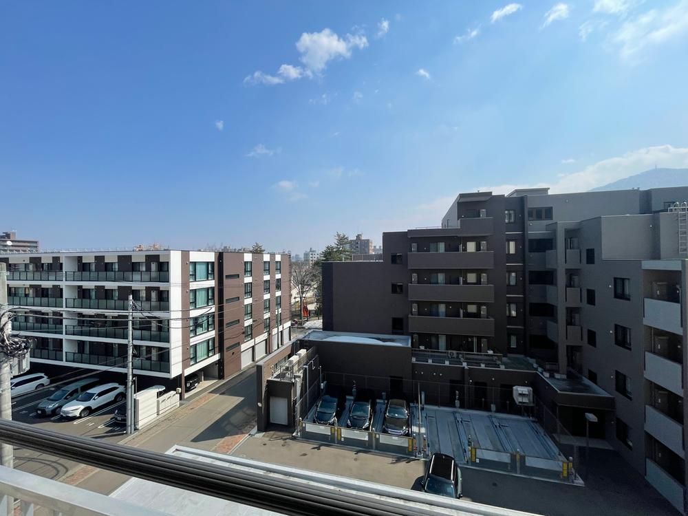 2LDK Apartment for Sale in Chuo-ku, Sapporo Near Station - Thumbnail 2