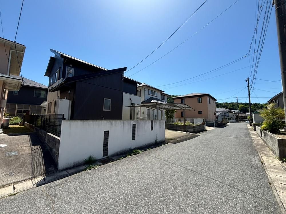 4LDK Detached House for Sale in Mihara, Hiroshima - Thumbnail 2