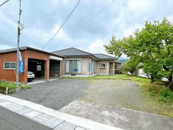 4LDK Single-Story House for Sale in Mimata-cho, Miyazaki - Thumbnail 3