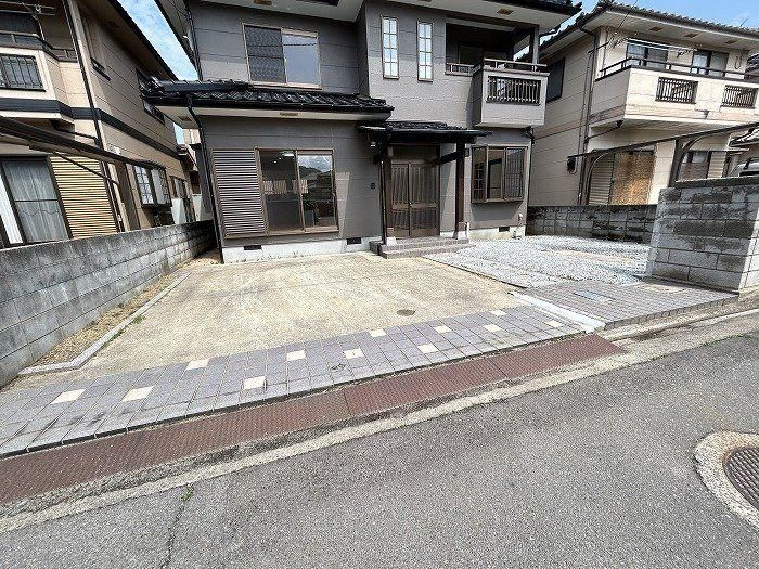 4LDK House for Sale in Takamatsu City, Kagawa - 110 sqm - Thumbnail 2