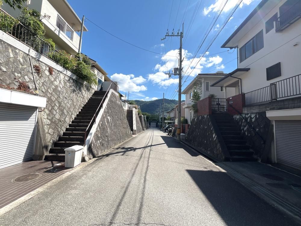 Land for Sale in Ikeda, Osaka - 163.89m2 Plot in Fushiodai - Thumbnail 3