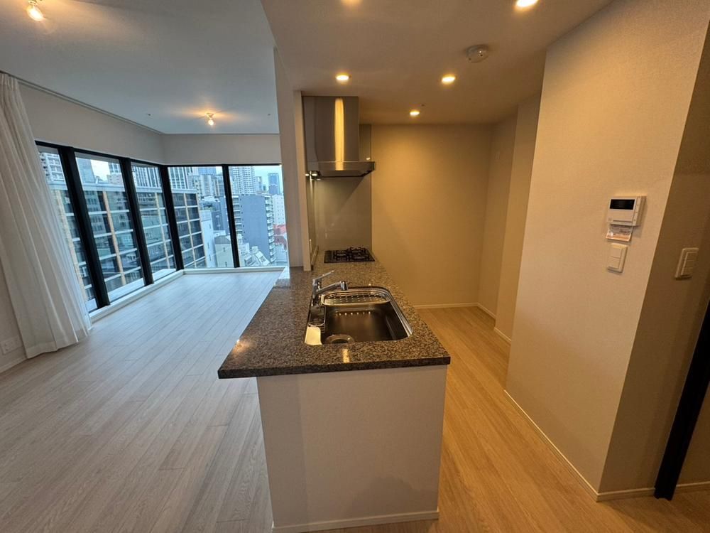 City Tower Osaka Hommachi 3LDK 66m² Apartment in Chuo-ku - Thumbnail 4
