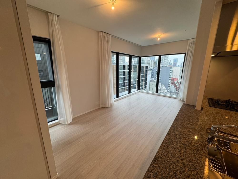 City Tower Osaka Hommachi 3LDK 66m² Apartment in Chuo-ku - Thumbnail 3