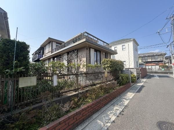3LDK House for Sale in Yokosuka, Kanagawa - 207m2 Land - Thumbnail 2