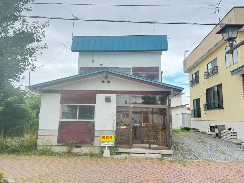 4LDK Detached House for Sale Near Higashi-Asahikawa Station, Asahikawa - Image 1