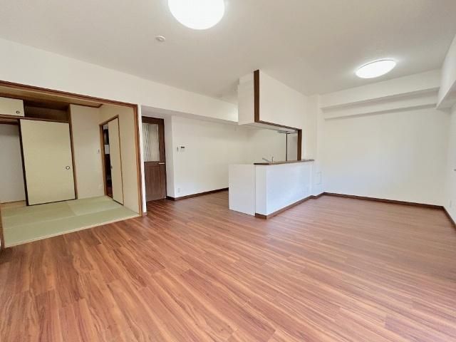 Renovated 4LDK Apartment in Nagasaki City Near Bus Stop - Thumbnail 4