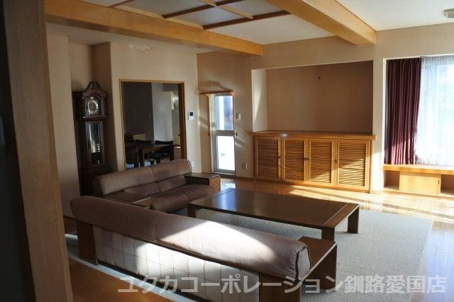 6LDK House for Sale in Midorigaoka, Kushiro - 603.98 sqm - Thumbnail 3