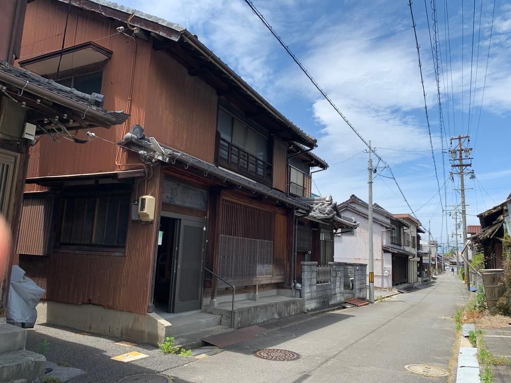 5DK House for Sale in Higashi Tomida-cho, Yokkaichi City, Mie - Thumbnail 2