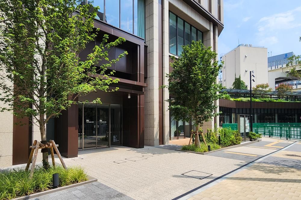 1LDK Apartment in Yokohama, Kanagawa - 115,000,000 Yen - Thumbnail 2